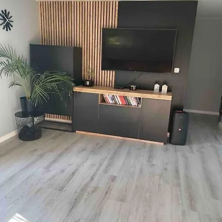 公寓 Family House 1000 M From Sea And 3 Min From Golf
