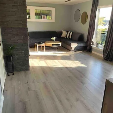 Family House 1000 M From Sea And 3 Min From Golf * 腓特烈斯塔