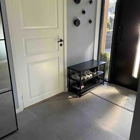 아파트 Family House 1000 M From Sea And 3 Min From Golf *